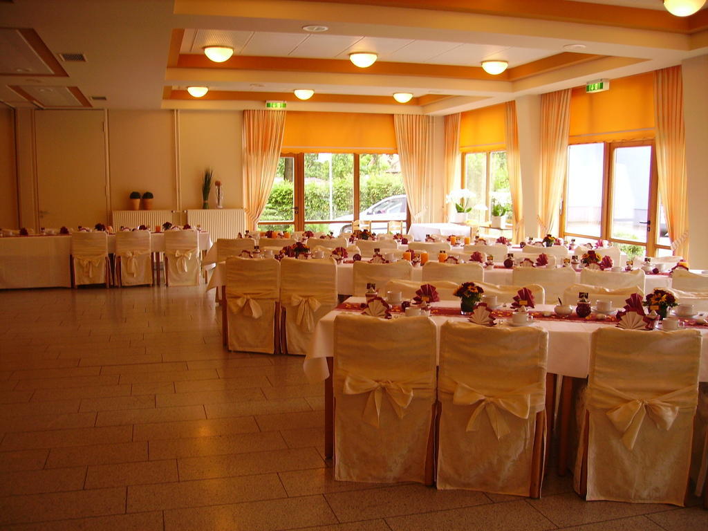 Hotel Zur Erholung Brochthausen ภายนอก รูปภาพ