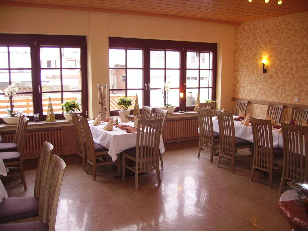 Hotel Zur Erholung Brochthausen ภายนอก รูปภาพ