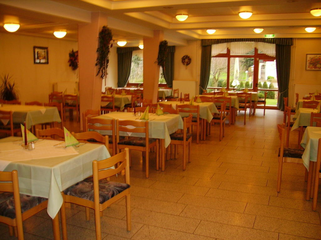 Hotel Zur Erholung Brochthausen ภายนอก รูปภาพ